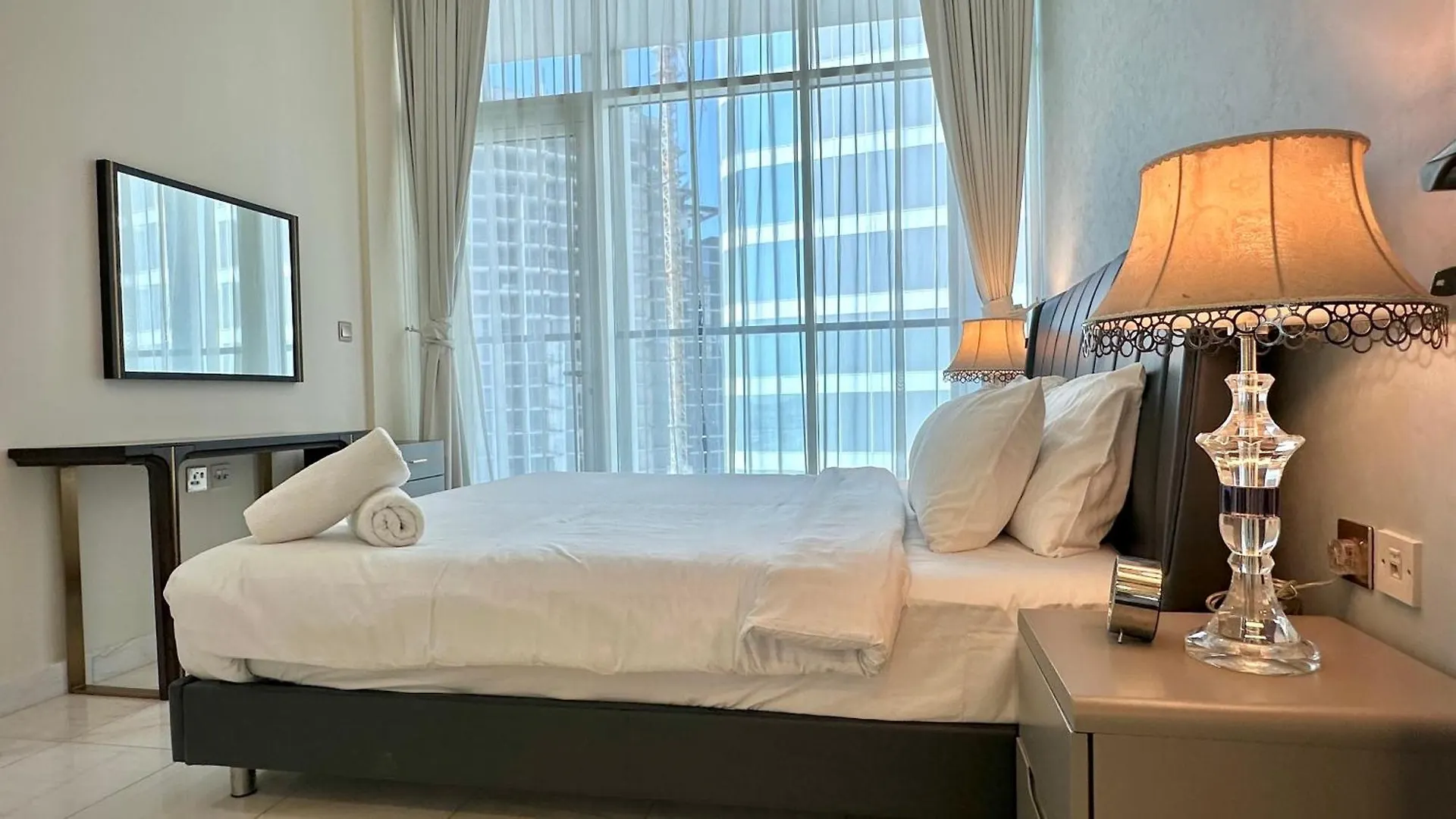 Charming 2Br Apartment In The Heart Of Business Bay By Bhavan Vacation Homes Dubai